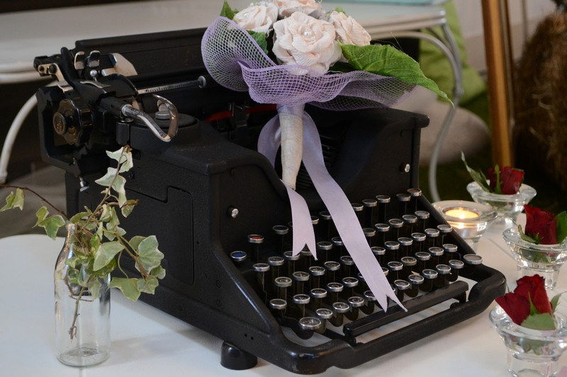 Vintage typewriter rental in Milan Italy